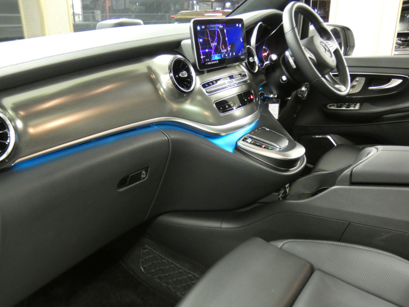 メルセデスベンツ Vクラス V220d ｴｸｽｸﾙｰｼﾌﾞ ﾛﾝｸﾞ ﾌﾟﾗﾁﾅｽｲｰﾄ ﾚｰﾀﾞｰｾｰﾌﾃｨPKG　後期 1ｵｰﾅｰ 受注生産 現行2,000ccE/G 全席ﾅｯﾊﾟﾚｻﾞｰ ｴｸｽｸﾙｰｼﾌﾞｼｰﾄ DINAMICAﾙｰﾌﾗｲﾅｰ ﾊﾟﾉﾗﾏSR MBUXﾅﾋﾞ Aｶｰﾌﾟﾚｲ 360ｶﾒﾗ AMGｴｱﾛ&19AW　新車保証継承可能