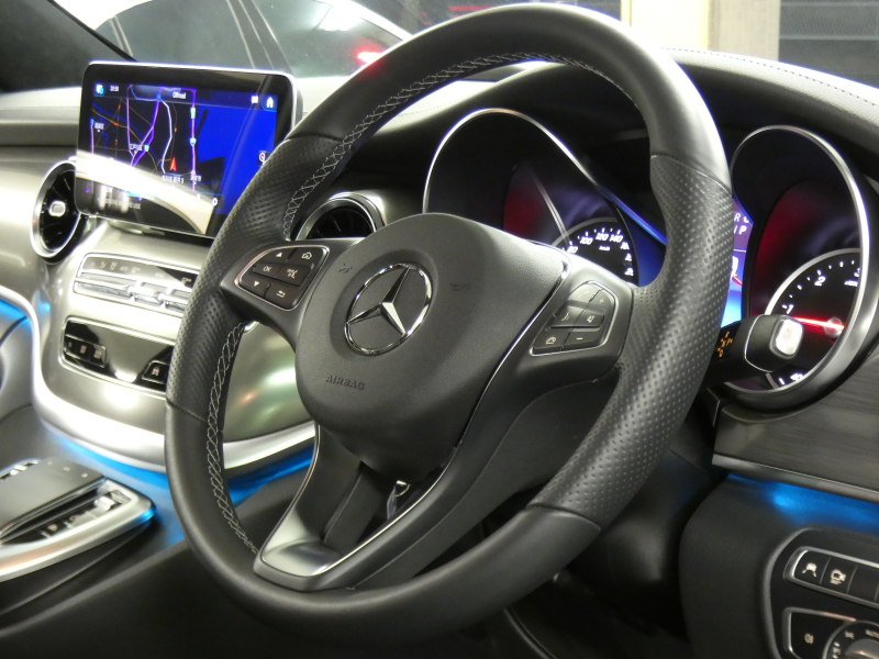 メルセデスベンツ Vクラス V220d ｴｸｽｸﾙｰｼﾌﾞ ﾛﾝｸﾞ ﾌﾟﾗﾁﾅｽｲｰﾄ ﾚｰﾀﾞｰｾｰﾌﾃｨPKG　後期 1ｵｰﾅｰ 受注生産 現行2,000ccE/G 全席ﾅｯﾊﾟﾚｻﾞｰ ｴｸｽｸﾙｰｼﾌﾞｼｰﾄ DINAMICAﾙｰﾌﾗｲﾅｰ ﾊﾟﾉﾗﾏSR MBUXﾅﾋﾞ Aｶｰﾌﾟﾚｲ 360ｶﾒﾗ AMGｴｱﾛ&19AW　新車保証継承可能