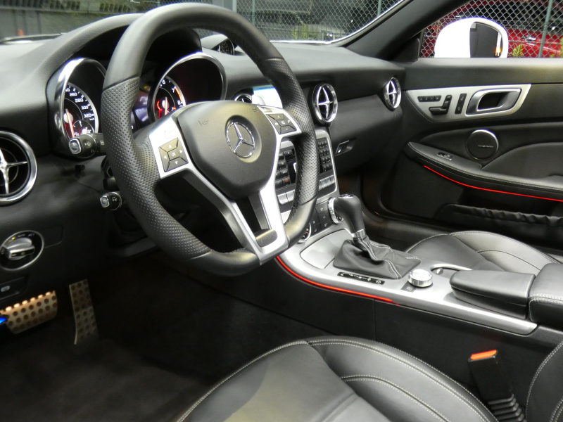 AMG SLKクラス SLK55 AMG ﾚｰﾀﾞｰｾｰﾌﾃｨPKG　左ﾊﾝﾄﾞﾙ 422ps ｷｰﾚｽｺﾞｰ ﾏｼﾞｯｸｽｶｲR ﾅｯﾊﾟ革ｼｰﾄ ﾋｰﾀｰ&ｴｱｽｶｰﾌ 純正ﾅﾋﾞTV TVｷｬﾝｾﾗｰ Bｶﾒﾗ harman/kardon IWCｸﾛｯｸ AMGｴｱﾛ&18AW AMG強化ｻｽ&ﾌﾞﾚｰｷ AMGｽﾎﾟｰﾂｴｸﾞｿﾞｰｽﾄ　2年保証付