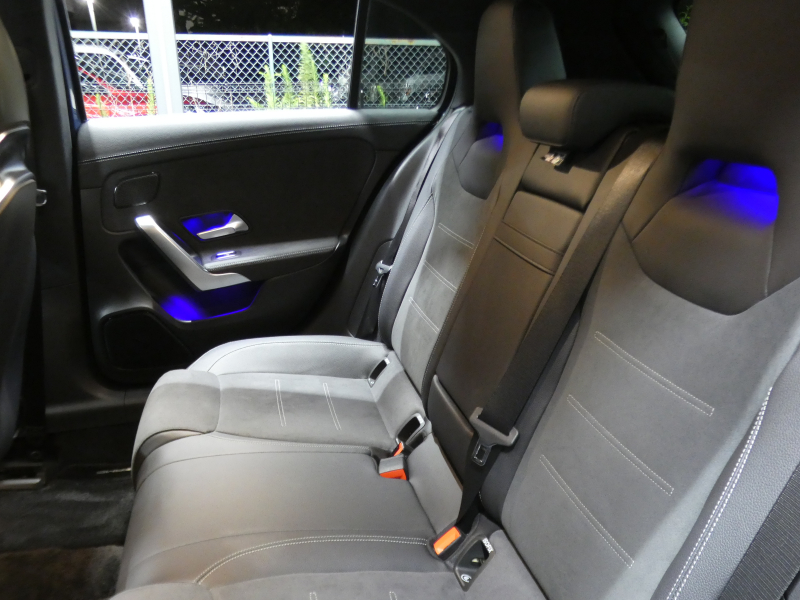 AMG Aクラス A35 4MATIC Edition1　600台限定 meｺﾈｸﾄ AMGﾊﾟﾌｫｰﾏﾝｽｼｰﾄ&ｽﾃｱﾘﾝｸﾞ 専用ｴｸｽﾃﾘｱ/ｲﾝﾃﾘｱ AMGｴｱﾛ 専用19ｲﾝﾁAW AMGﾅｲﾄPKG ﾚｰﾀﾞｰｾｰﾌﾃｨPKG MBUXﾅﾋﾞ 地ﾃﾞｼﾞ 360ｶﾒﾗ HUD ｱﾄﾞﾊﾞﾝｽﾄﾞS　2年保証付