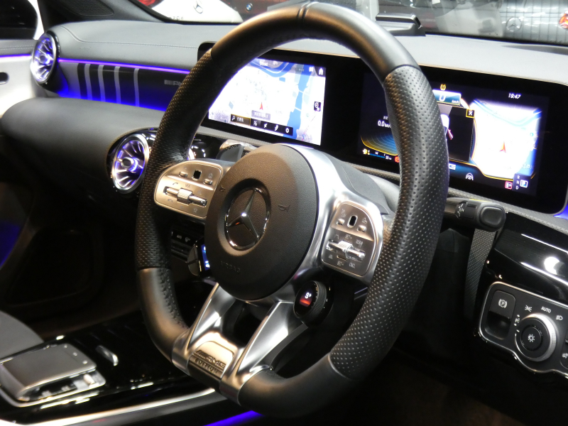 AMG Aクラス A35 4MATIC Edition1　600台限定 meｺﾈｸﾄ AMGﾊﾟﾌｫｰﾏﾝｽｼｰﾄ&ｽﾃｱﾘﾝｸﾞ 専用ｴｸｽﾃﾘｱ/ｲﾝﾃﾘｱ AMGｴｱﾛ 専用19ｲﾝﾁAW AMGﾅｲﾄPKG ﾚｰﾀﾞｰｾｰﾌﾃｨPKG MBUXﾅﾋﾞ 地ﾃﾞｼﾞ 360ｶﾒﾗ HUD ｱﾄﾞﾊﾞﾝｽﾄﾞS　2年保証付