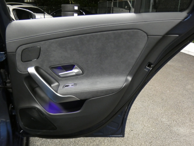 AMG Aクラス A35 4MATIC Edition1　600台限定 meｺﾈｸﾄ AMGﾊﾟﾌｫｰﾏﾝｽｼｰﾄ&ｽﾃｱﾘﾝｸﾞ 専用ｴｸｽﾃﾘｱ/ｲﾝﾃﾘｱ AMGｴｱﾛ 専用19ｲﾝﾁAW AMGﾅｲﾄPKG ﾚｰﾀﾞｰｾｰﾌﾃｨPKG MBUXﾅﾋﾞ 地ﾃﾞｼﾞ 360ｶﾒﾗ HUD ｱﾄﾞﾊﾞﾝｽﾄﾞS　2年保証付