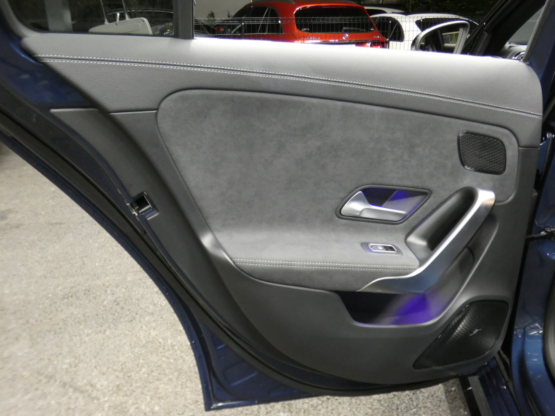 AMG Aクラス A35 4MATIC Edition1　600台限定 meｺﾈｸﾄ AMGﾊﾟﾌｫｰﾏﾝｽｼｰﾄ&ｽﾃｱﾘﾝｸﾞ 専用ｴｸｽﾃﾘｱ/ｲﾝﾃﾘｱ AMGｴｱﾛ 専用19ｲﾝﾁAW AMGﾅｲﾄPKG ﾚｰﾀﾞｰｾｰﾌﾃｨPKG MBUXﾅﾋﾞ 地ﾃﾞｼﾞ 360ｶﾒﾗ HUD ｱﾄﾞﾊﾞﾝｽﾄﾞS　2年保証付