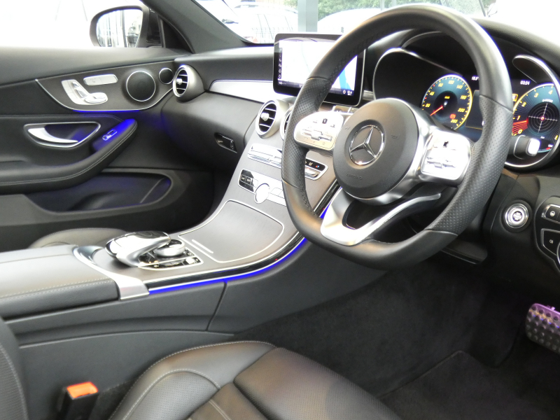 メルセデスベンツ Cクラス C180 ｸｰﾍﾟ ｽﾎﾟｰﾂ ﾚｻﾞｰｴｸｽｸﾙｰｼﾌﾞ&ﾚｰﾀﾞｰｾｰﾌﾃｨPKG　後期 meｺﾈｸﾄ 黒本革 ﾊﾟﾉﾗﾏSR ﾅﾋﾞTV Aｶｰﾌﾟﾚｲ Bｶﾒﾗ ﾍｯﾄﾞｱｯﾌﾟD ｴｱﾊﾞﾗﾝｽPKG ﾀﾞｲﾅﾐｯｸｾﾚｸﾄ AMGｴｱﾛ AMG19ｲﾝﾁAW LEDﾍｯﾄﾞﾗｲﾄ　2年保証付