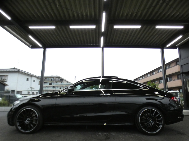 メルセデスベンツ Cクラス C180 ｸｰﾍﾟ ｽﾎﾟｰﾂ ﾚｻﾞｰｴｸｽｸﾙｰｼﾌﾞ&ﾚｰﾀﾞｰｾｰﾌﾃｨPKG　後期 meｺﾈｸﾄ 黒本革 ﾊﾟﾉﾗﾏSR ﾅﾋﾞTV Aｶｰﾌﾟﾚｲ Bｶﾒﾗ ﾍｯﾄﾞｱｯﾌﾟD ｴｱﾊﾞﾗﾝｽPKG ﾀﾞｲﾅﾐｯｸｾﾚｸﾄ AMGｴｱﾛ AMG19ｲﾝﾁAW LEDﾍｯﾄﾞﾗｲﾄ　2年保証付