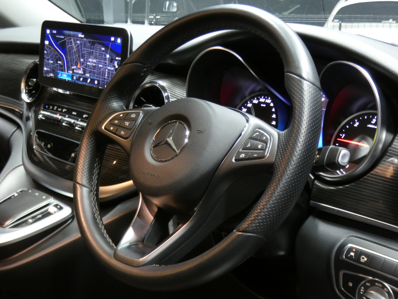 メルセデスベンツ Vクラス V220d ﾏﾙｺﾎﾟｰﾛﾎﾗｲｿﾞﾝ ﾚｰﾀﾞｰｾｰﾌﾃｨPKG　後期 New2,000ccE/G 9速AT MBUXﾅﾋﾞTV ｻｲﾄﾞｵｰﾆﾝｸﾞ ﾎﾟｯﾌﾟｱｯﾌﾟﾙｰﾌ 最大5名就寝可能 回転式ｼｰﾄ 黒本革 2ndｼｰﾄﾍﾞﾝﾁﾚｰﾀｰ&ﾋｰﾀｰ 両側ﾊﾟﾜｰｽﾗｲﾄﾞ LEDﾍｯﾄﾞﾗｲﾄ　新車保証継承可能