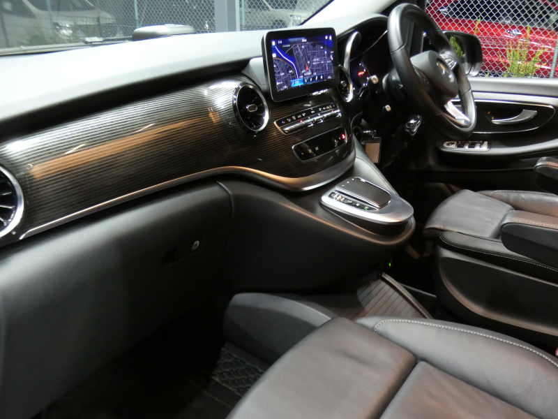 メルセデスベンツ Vクラス V220d ﾏﾙｺﾎﾟｰﾛﾎﾗｲｿﾞﾝ ﾚｰﾀﾞｰｾｰﾌﾃｨPKG　後期 New2,000ccE/G 9速AT MBUXﾅﾋﾞTV ｻｲﾄﾞｵｰﾆﾝｸﾞ ﾎﾟｯﾌﾟｱｯﾌﾟﾙｰﾌ 最大5名就寝可能 回転式ｼｰﾄ 黒本革 2ndｼｰﾄﾍﾞﾝﾁﾚｰﾀｰ&ﾋｰﾀｰ 両側ﾊﾟﾜｰｽﾗｲﾄﾞ LEDﾍｯﾄﾞﾗｲﾄ　新車保証継承可能