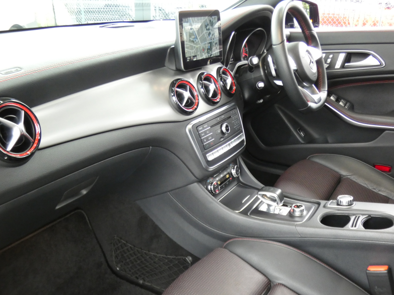 AMG CLAクラス CLA45 4MATIC ﾚｰﾀﾞｰｾｰﾌﾃｨPKG　後期 381ps ｷｰﾚｽｺﾞｰ 黒本革 ﾊﾟﾉﾗﾏSR ﾅﾋﾞTV Aｶｰﾌﾟﾚｲ Bｶﾒﾗ ﾀﾞｲﾅﾐｯｸｾﾚｸﾄ LEDﾗｲﾄ ｱﾀﾞﾌﾟﾃｨﾌﾞHB ﾊﾟﾄﾞﾙｼﾌﾄ AMGｴｱﾛ&18ｲﾝﾁAW　2年保証付