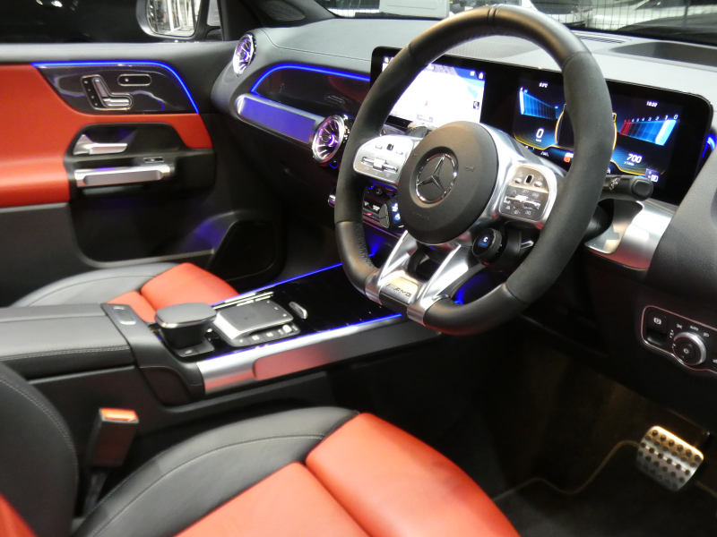 AMG GLB GLB35 4MATIC AMGﾊﾟﾌｫｰﾏﾝｽ&AMGｱﾄﾞﾊﾞﾝｽﾄﾞ&ﾚｰﾀﾞｰｾｰﾌﾃｨPKG　meｺﾈｸﾄ AMGｴｱﾛ 19ｲﾝﾁｱﾙﾐ ﾊﾟﾌｫｰﾏﾝｽｽﾃｱﾘﾝｸﾞ ﾄﾞﾗｲﾌﾞｺﾝﾄﾛｰﾙｽｲｯﾁ 赤黒革 ﾊﾟﾉﾗﾏｻﾝﾙｰﾌ MBUXﾅﾋﾞ Appleｶｰﾌﾟﾚｲ 360ｶﾒﾗ　新車保証継承可能