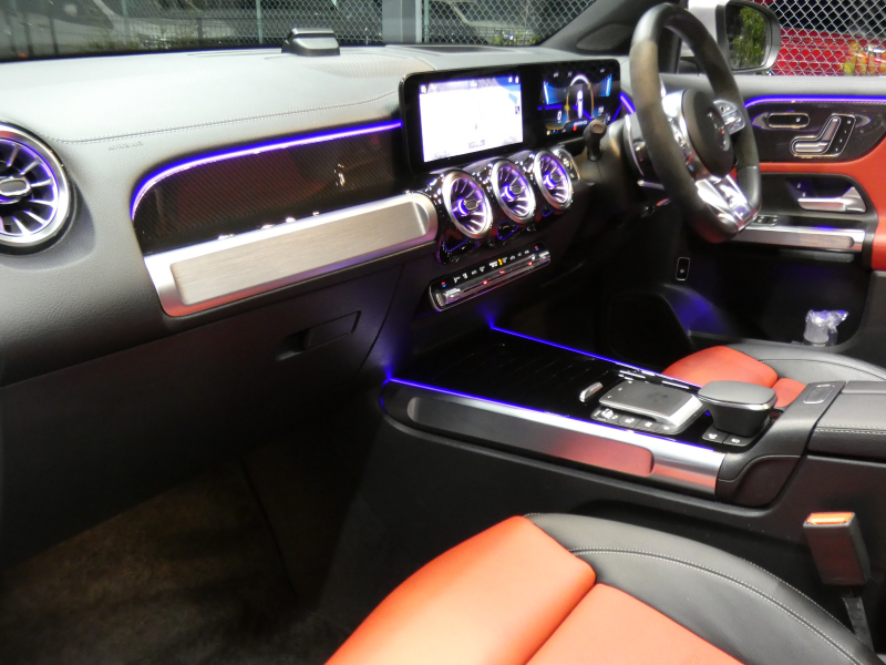 AMG GLB GLB35 4MATIC AMGﾊﾟﾌｫｰﾏﾝｽ&AMGｱﾄﾞﾊﾞﾝｽﾄﾞ&ﾚｰﾀﾞｰｾｰﾌﾃｨPKG　meｺﾈｸﾄ AMGｴｱﾛ 19ｲﾝﾁｱﾙﾐ ﾊﾟﾌｫｰﾏﾝｽｽﾃｱﾘﾝｸﾞ ﾄﾞﾗｲﾌﾞｺﾝﾄﾛｰﾙｽｲｯﾁ 赤黒革 ﾊﾟﾉﾗﾏｻﾝﾙｰﾌ MBUXﾅﾋﾞ Appleｶｰﾌﾟﾚｲ 360ｶﾒﾗ　新車保証継承可能