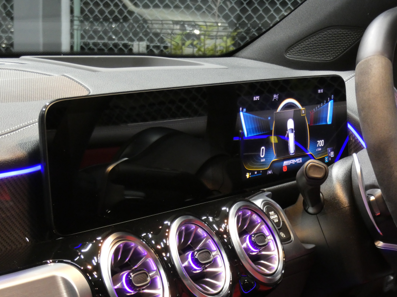 AMG GLB GLB35 4MATIC AMGﾊﾟﾌｫｰﾏﾝｽ&AMGｱﾄﾞﾊﾞﾝｽﾄﾞ&ﾚｰﾀﾞｰｾｰﾌﾃｨPKG　meｺﾈｸﾄ AMGｴｱﾛ 19ｲﾝﾁｱﾙﾐ ﾊﾟﾌｫｰﾏﾝｽｽﾃｱﾘﾝｸﾞ ﾄﾞﾗｲﾌﾞｺﾝﾄﾛｰﾙｽｲｯﾁ 赤黒革 ﾊﾟﾉﾗﾏｻﾝﾙｰﾌ MBUXﾅﾋﾞ Appleｶｰﾌﾟﾚｲ 360ｶﾒﾗ　新車保証継承可能