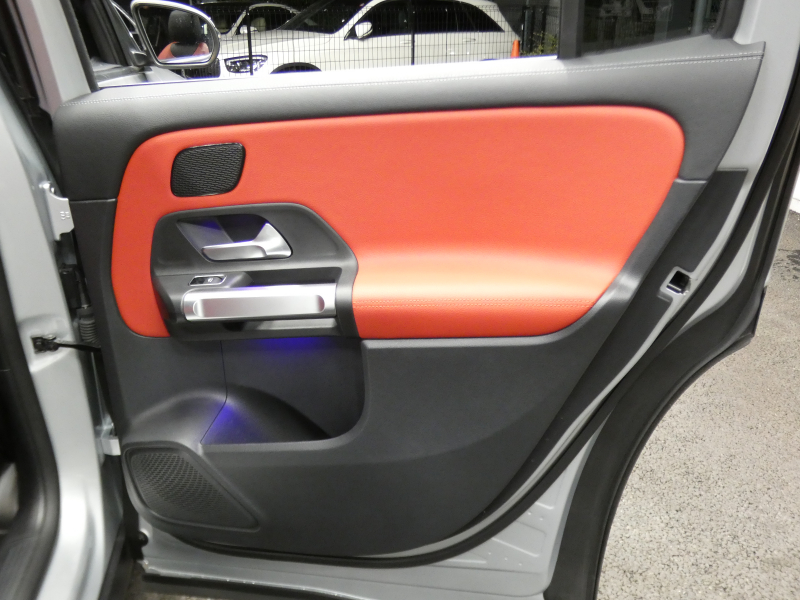 AMG GLB GLB35 4MATIC AMGﾊﾟﾌｫｰﾏﾝｽ&AMGｱﾄﾞﾊﾞﾝｽﾄﾞ&ﾚｰﾀﾞｰｾｰﾌﾃｨPKG　meｺﾈｸﾄ AMGｴｱﾛ 19ｲﾝﾁｱﾙﾐ ﾊﾟﾌｫｰﾏﾝｽｽﾃｱﾘﾝｸﾞ ﾄﾞﾗｲﾌﾞｺﾝﾄﾛｰﾙｽｲｯﾁ 赤黒革 ﾊﾟﾉﾗﾏｻﾝﾙｰﾌ MBUXﾅﾋﾞ Appleｶｰﾌﾟﾚｲ 360ｶﾒﾗ　新車保証継承可能