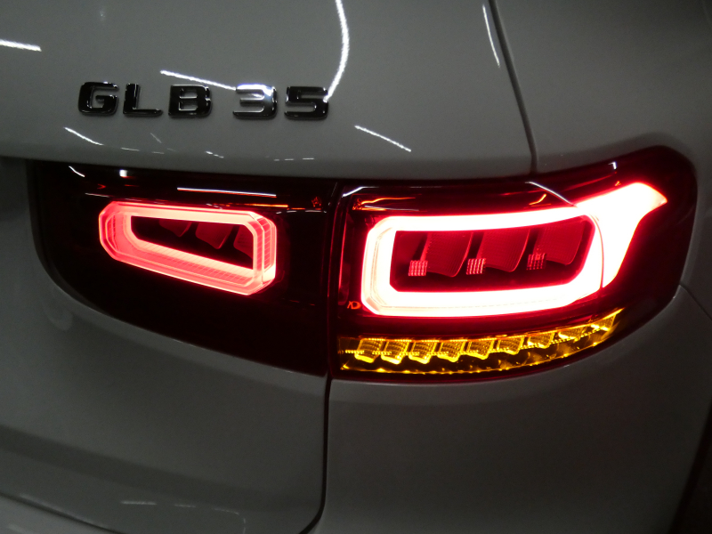 AMG GLB GLB35 4MATIC AMGﾊﾟﾌｫｰﾏﾝｽ&AMGｱﾄﾞﾊﾞﾝｽﾄﾞ&ﾚｰﾀﾞｰｾｰﾌﾃｨPKG　meｺﾈｸﾄ AMGｴｱﾛ 19ｲﾝﾁｱﾙﾐ ﾊﾟﾌｫｰﾏﾝｽｽﾃｱﾘﾝｸﾞ ﾄﾞﾗｲﾌﾞｺﾝﾄﾛｰﾙｽｲｯﾁ 赤黒革 ﾊﾟﾉﾗﾏｻﾝﾙｰﾌ MBUXﾅﾋﾞ 360ｶﾒﾗ　2年保証付