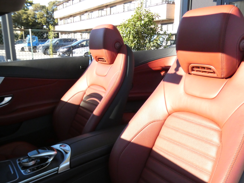 AMG Cクラス C43 4MATIC ｶﾌﾞﾘｵﾚ ﾚｰﾀﾞｰｾｰﾌﾃｨPKG　9速AT AMGｴｱﾛ&19ｲﾝﾁｱﾙﾐ 赤革 赤幌 HDDﾅﾋﾞ 地ﾃﾞｼﾞ Bluetoothｵｰﾃﾞｨｵ ﾌﾞﾙﾒｽﾀｰ 360度ﾄﾞﾗﾚｺ LEDﾍｯﾄﾞﾗｲﾄ ｴｱﾊﾞﾗﾝｽPKG　2年保証付