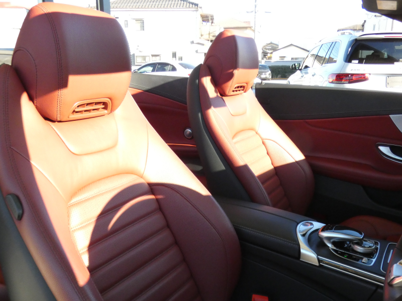 AMG Cクラス C43 4MATIC ｶﾌﾞﾘｵﾚ ﾚｰﾀﾞｰｾｰﾌﾃｨPKG　9速AT AMGｴｱﾛ&19ｲﾝﾁｱﾙﾐ 赤革 赤幌 HDDﾅﾋﾞ 地ﾃﾞｼﾞ Bluetoothｵｰﾃﾞｨｵ ﾌﾞﾙﾒｽﾀｰ 360度ﾄﾞﾗﾚｺ LEDﾍｯﾄﾞﾗｲﾄ ｴｱﾊﾞﾗﾝｽPKG　2年保証付