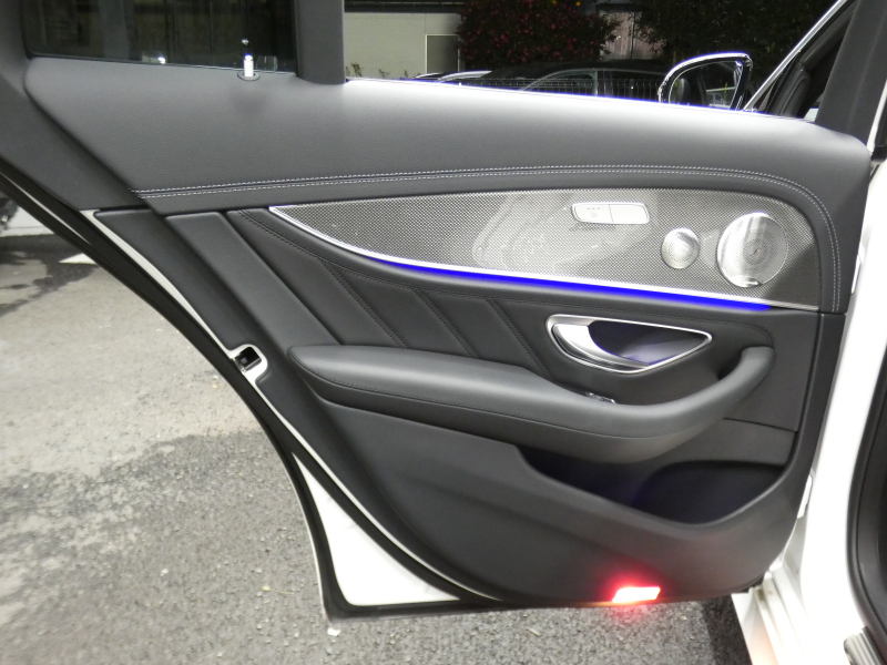 AMG Eクラス E53 4MATIC+ ｽﾃｰｼｮﾝﾜｺﾞﾝ ｴｸｽｸﾙｰｼﾌﾞ&ﾚｰﾀﾞｰｾｰﾌﾃｨPKG ISG搭載 後期ﾓﾃﾞﾙ 1ｵｰﾅｰ meｺﾈｸﾄ 黒ﾅｯﾊﾟﾚｻﾞｰ/ﾍﾞﾝﾁﾚｰﾀｰ ﾊﾟﾉﾗﾏｻﾝﾙｰﾌ MBUXﾅﾋﾞ 地ﾃﾞｼﾞ 360ｶﾒﾗ Aｶｰﾌﾟﾚｲ Burmester ﾍｯﾄﾞｱｯﾌﾟD　2年保証付