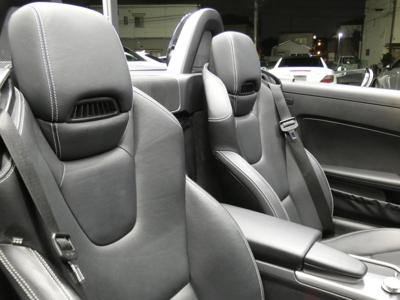 メルセデスベンツ SLKクラス SLK200 ﾄﾚﾝﾄﾞ　黒本革ｼｰﾄ ｼｰﾄﾋｰﾀｰ&ｴｱｽｶｰﾌ ｶﾞﾗｽﾙｰﾌ HDDﾅﾋﾞ 地ﾃﾞｼﾞ DSRC ｷｾﾉﾝﾗｲﾄ ｲﾝﾃﾘｼﾞｪﾝﾄﾗｲﾄ&ｱﾀﾞﾌﾟﾃｨﾌﾞHB 純正17ｲﾝﾁAW ﾊﾟﾄﾞﾙｼﾌﾄ ﾄﾗﾝｸｽﾎﾟｲﾗｰ　2年保証付