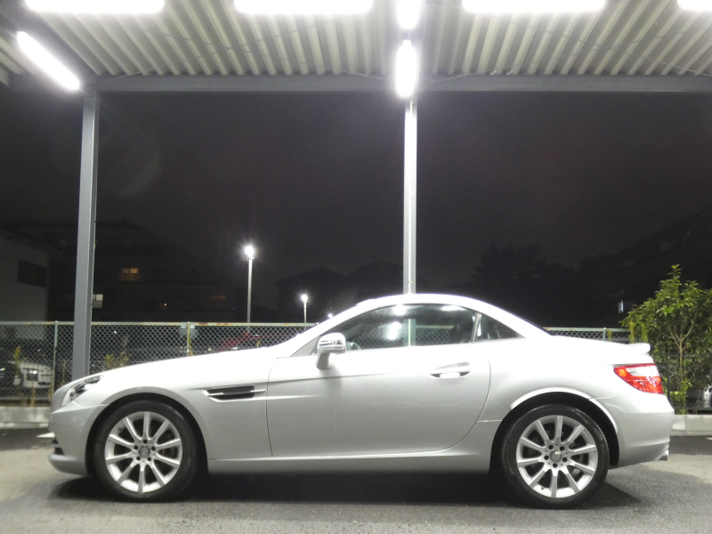 メルセデスベンツ SLKクラス SLK200 ﾄﾚﾝﾄﾞ　黒本革ｼｰﾄ ｼｰﾄﾋｰﾀｰ&ｴｱｽｶｰﾌ ｶﾞﾗｽﾙｰﾌ HDDﾅﾋﾞ 地ﾃﾞｼﾞ DSRC ｷｾﾉﾝﾗｲﾄ ｲﾝﾃﾘｼﾞｪﾝﾄﾗｲﾄ&ｱﾀﾞﾌﾟﾃｨﾌﾞHB 純正17ｲﾝﾁAW ﾊﾟﾄﾞﾙｼﾌﾄ ﾄﾗﾝｸｽﾎﾟｲﾗｰ　2年保証付