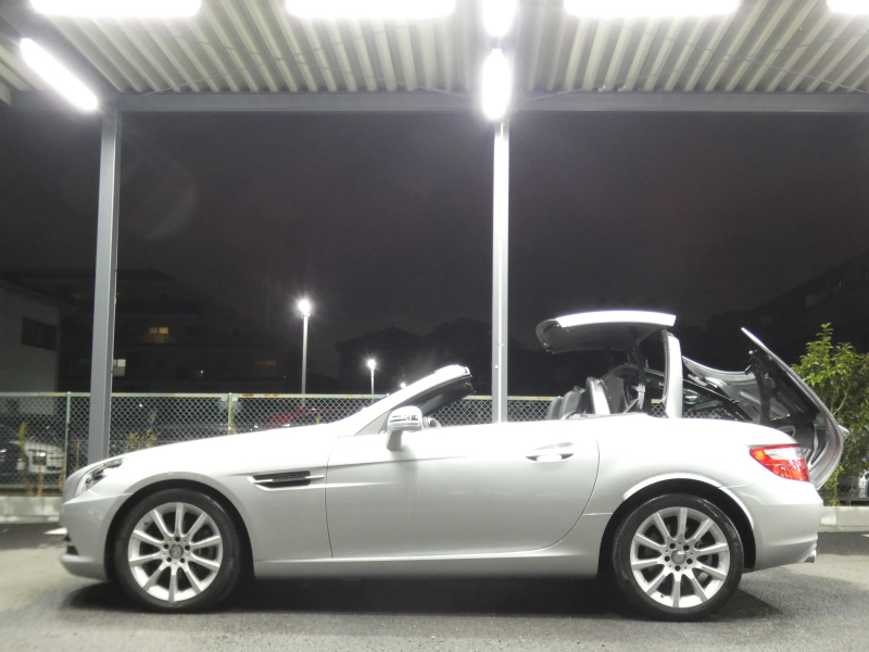メルセデスベンツ SLKクラス SLK200 ﾄﾚﾝﾄﾞ　黒本革ｼｰﾄ ｼｰﾄﾋｰﾀｰ&ｴｱｽｶｰﾌ ｶﾞﾗｽﾙｰﾌ HDDﾅﾋﾞ 地ﾃﾞｼﾞ DSRC ｷｾﾉﾝﾗｲﾄ ｲﾝﾃﾘｼﾞｪﾝﾄﾗｲﾄ&ｱﾀﾞﾌﾟﾃｨﾌﾞHB 純正17ｲﾝﾁAW ﾊﾟﾄﾞﾙｼﾌﾄ ﾄﾗﾝｸｽﾎﾟｲﾗｰ　2年保証付
