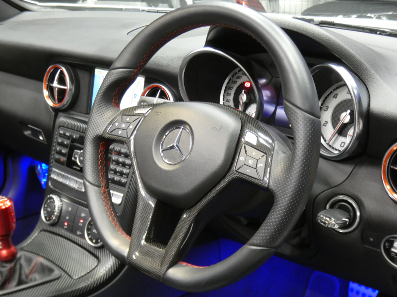 メルセデスベンツ SLKクラス SLK200 MT AMGｽﾎﾟｰﾂPKG　6速MT ｶﾞﾗｽﾙｰﾌ AMGｴｱﾛ AMG19AW ﾀﾞｳﾝｻｽ ﾚｯﾄﾞｷｬﾘﾊﾟｰ FOXﾃﾞｭｱﾙﾂｲﾝﾏﾌﾗｰ ﾊﾟﾅﾒﾘｶｰﾅｸﾞﾘﾙ 黒革 ｼｰﾄﾋｰﾀｰ&ｴｱｽｶｰﾌ HDDﾅﾋﾞ 地ﾃﾞｼﾞ ﾄﾞﾗﾚｺ GPSﾚｰﾀﾞｰ ﾌﾞｰｽﾄ計 ｷｾﾉﾝ ｱﾀﾞﾌﾟﾃｨﾌﾞHB　2年保証付