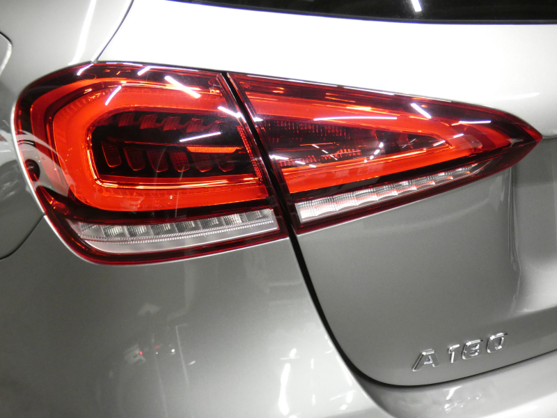 メルセデスベンツ Aクラス A180 ｽﾀｲﾙ AMGﾗｲﾝ AMGﾚｻﾞｰｴｸｽｸﾙｰｼﾌﾞ&ｱﾄﾞﾊﾞﾝｽﾄﾞ&ﾚｰﾀﾞｰｾｰﾌﾃｨPKG　meｺﾈｸﾄ 灰黒革 ﾊﾟﾉﾗﾏSR MBUXﾅﾋﾞTV 360ｶﾒﾗ ｱﾄﾞﾊﾞﾝｽﾄﾞｻｳﾝﾄﾞ ﾍｯﾄﾞｱｯﾌﾟD Fﾄﾞﾗﾚｺ LEDﾗｲﾄ/ｱﾀﾞﾌﾟﾃｨﾌﾞHB　2年保証付