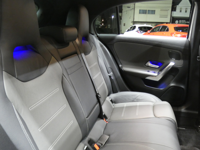 メルセデスベンツ Aクラス A180 ｽﾀｲﾙ AMGﾗｲﾝ AMGﾚｻﾞｰｴｸｽｸﾙｰｼﾌﾞ&ｱﾄﾞﾊﾞﾝｽﾄﾞ&ﾚｰﾀﾞｰｾｰﾌﾃｨPKG　meｺﾈｸﾄ 灰黒革 ﾊﾟﾉﾗﾏSR MBUXﾅﾋﾞTV 360ｶﾒﾗ ｱﾄﾞﾊﾞﾝｽﾄﾞｻｳﾝﾄﾞ ﾍｯﾄﾞｱｯﾌﾟD Fﾄﾞﾗﾚｺ LEDﾗｲﾄ/ｱﾀﾞﾌﾟﾃｨﾌﾞHB　2年保証付