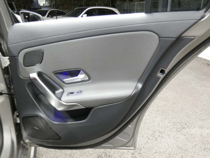 メルセデスベンツ Aクラス A180 ｽﾀｲﾙ AMGﾗｲﾝ AMGﾚｻﾞｰｴｸｽｸﾙｰｼﾌﾞ&ｱﾄﾞﾊﾞﾝｽﾄﾞ&ﾚｰﾀﾞｰｾｰﾌﾃｨPKG　meｺﾈｸﾄ 灰黒革 ﾊﾟﾉﾗﾏSR MBUXﾅﾋﾞTV 360ｶﾒﾗ ｱﾄﾞﾊﾞﾝｽﾄﾞｻｳﾝﾄﾞ ﾍｯﾄﾞｱｯﾌﾟD Fﾄﾞﾗﾚｺ LEDﾗｲﾄ/ｱﾀﾞﾌﾟﾃｨﾌﾞHB　2年保証付