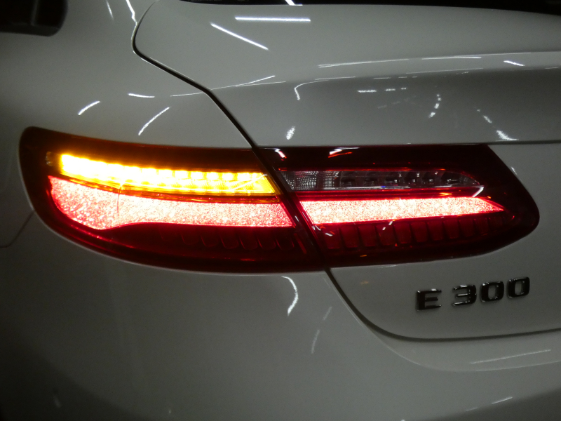 メルセデスベンツ Eクラス E300 ｸｰﾍﾟ ｽﾎﾟｰﾂ ｴｸｽｸﾙｰｼﾌﾞ&ﾚｰﾀﾞｰｾｰﾌﾃｨPKG　245ps AMGｴｱﾛ&19AW meｺﾈｸﾄ ｷｰﾚｽｺﾞｰ ﾅｯﾊﾟ黒革 ﾍﾞﾝﾁﾚｰﾀｰ&ﾏｯｻｰｼﾞ ﾊﾟﾉﾗﾏｻﾝﾙｰﾌ ﾅﾋﾞTV 360ｶﾒﾗ Aｶｰﾌﾟﾚｲ Burmester ﾍｯﾄﾞｱｯﾌﾟD ｴｱﾊﾞﾗﾝｽPKG ｵｰﾄﾄﾗﾝｸ　2年保証付