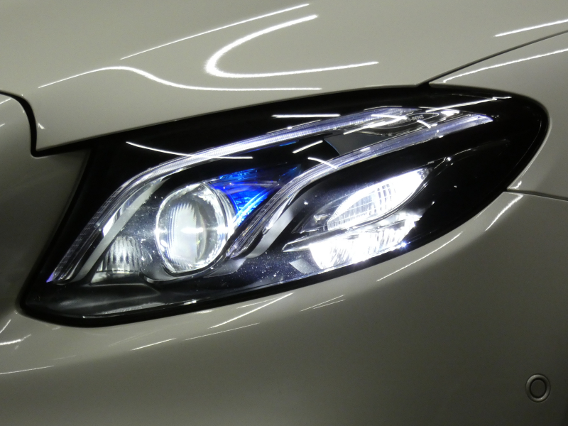 メルセデスベンツ Eクラス E200 ｶﾌﾞﾘｵﾚ ｽﾎﾟｰﾂ ﾚｰﾀﾞｰｾｰﾌﾃｨPKG　meｺﾈｸﾄ AMGｴｱﾛ&19AW ﾀﾞｰｸﾚｯﾄﾞ幌 ﾚｯﾄﾞ/ﾌﾞﾗｯｸ革 ﾋｰﾀｰ&ｴｱｽｶｰﾌ 純正ﾅﾋﾞ 地ﾃﾞｼﾞ Aｶｰﾌﾟﾚｲ 360ｶﾒﾗ ﾄﾞﾗﾚｺ ﾍｯﾄﾞｱｯﾌﾟD Burmester ｴｱﾊﾞﾗﾝｽPKG　2年保証付