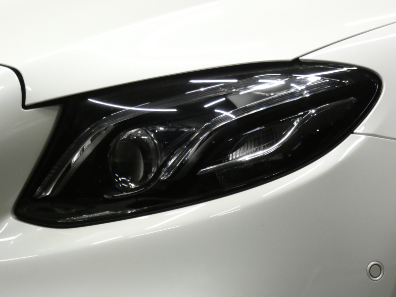 メルセデスベンツ Eクラス E200 ｶﾌﾞﾘｵﾚ ｽﾎﾟｰﾂ ﾚｰﾀﾞｰｾｰﾌﾃｨPKG　meｺﾈｸﾄ AMGｴｱﾛ&19AW ﾀﾞｰｸﾚｯﾄﾞ幌 ﾚｯﾄﾞ/ﾌﾞﾗｯｸ革 ﾋｰﾀｰ&ｴｱｽｶｰﾌ 純正ﾅﾋﾞ 地ﾃﾞｼﾞ Aｶｰﾌﾟﾚｲ 360ｶﾒﾗ ﾄﾞﾗﾚｺ ﾍｯﾄﾞｱｯﾌﾟD Burmester ｴｱﾊﾞﾗﾝｽPKG　2年保証付