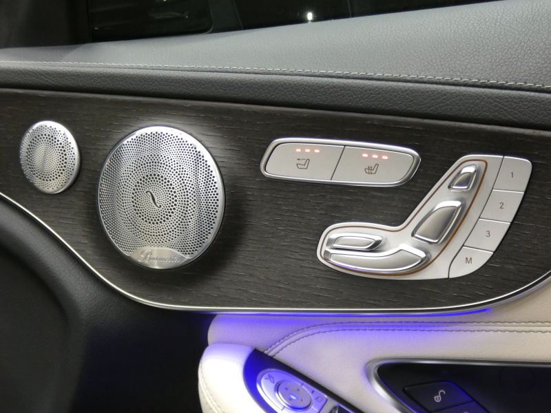 AMG Cクラス C43 4MATIC ｶﾌﾞﾘｵﾚ ﾚｰﾀﾞｰｾｰﾌﾃｨPKG　後期 390ps meｺﾈｸﾄ 白革 青幌 HDDﾅﾋﾞ 地ﾃﾞｼﾞ Appleｶｰﾌﾟﾚｲ ﾍｯﾄﾞｱｯﾌﾟD Burmester ｴｱﾊﾞﾗﾝｽPKG ﾏﾙﾁﾋﾞｰﾑLEDﾍｯﾄﾞﾗｲﾄ ｱﾝﾋﾞｴﾝﾄｴｱｱｳﾄﾚｯﾄ　2年保証付