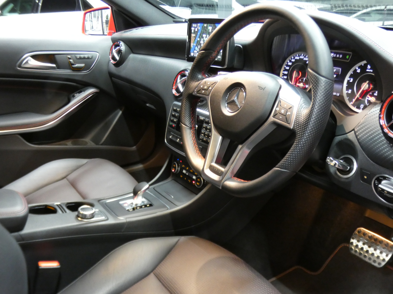 AMG Aクラス A45 AMG 4MATIC ｾｰﾌﾃｨPKG　1ｵｰﾅｰ AMGｴｱﾛ&18AW 強化ﾌﾞﾚｰｷ&ｻｽﾍﾟﾝｼｮﾝ ﾃﾞｨｽﾄﾛﾆｯｸﾌﾟﾗｽ 黒本革ｼｰﾄ HDDﾅﾋﾞ 地ﾃﾞｼﾞ Bｶﾒﾗ ｷｾﾉﾝﾗｲﾄ ｱﾀﾞﾌﾟﾃｨﾌﾞHB ﾊﾟﾄﾞﾙｼﾌﾄ 360度ﾄﾞﾗﾚｺ　2年保証付