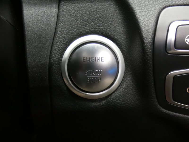 AMG Cクラス C43 4MATIC ｽﾃｰｼｮﾝﾜｺﾞﾝ ﾚｰﾀﾞｰｾｰﾌﾃｨPKG　9AT 赤本革 ﾊﾟﾉﾗﾏSR HDDﾅﾋﾞ 地ﾃﾞｼﾞ Bｶﾒﾗ Burmester ﾍｯﾄﾞｱｯﾌﾟD LEDﾍｯﾄﾞﾗｲﾄ ｵｰﾄﾘｱｹﾞｰﾄ ｴｱﾊﾞﾗﾝｽPKG AMGｴｱﾛ&19ｲﾝﾁAW　2年保証付