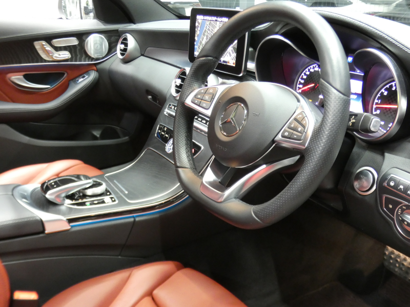 AMG Cクラス C43 4MATIC ｽﾃｰｼｮﾝﾜｺﾞﾝ ﾚｰﾀﾞｰｾｰﾌﾃｨPKG　9AT 赤本革 ﾊﾟﾉﾗﾏSR HDDﾅﾋﾞ 地ﾃﾞｼﾞ Bｶﾒﾗ Burmester ﾍｯﾄﾞｱｯﾌﾟD LEDﾍｯﾄﾞﾗｲﾄ ｵｰﾄﾘｱｹﾞｰﾄ ｴｱﾊﾞﾗﾝｽPKG AMGｴｱﾛ&19ｲﾝﾁAW　2年保証付