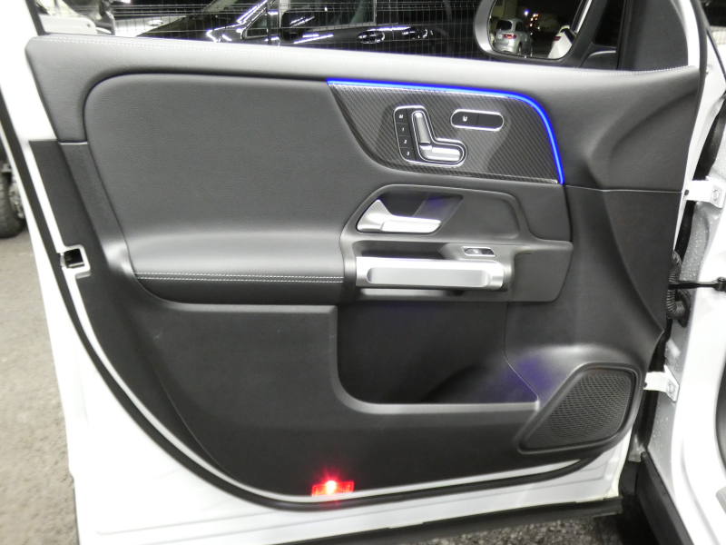 メルセデスベンツ GLB GLB250 4MATIC ｽﾎﾟｰﾂ ﾚｰﾀﾞｰｾｰﾌﾃｨPKG　meｺﾈｸﾄ ｷｰﾚｽｺﾞｰ AMGｴｱﾛ&20ｲﾝﾁAW 黒本革ｼｰﾄ MBUXﾅﾋﾞ 地ﾃﾞｼﾞ 360度ｶﾒﾗ ﾀﾞｲﾅﾐｯｸｾﾚｸﾄ ﾊﾟﾄﾞﾙｼﾌﾄ 360度ﾄﾞﾗﾚｺ 自動ﾘｱｹﾞｰﾄ LEDﾍｯﾄﾞﾗｲﾄ ｵｰﾄHB　2年保証付