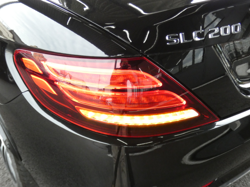 メルセデスベンツ SLCクラス SLC200 ｽﾎﾟｰﾂ ﾚｰﾀﾞｰｾｰﾌﾃｨPKG　ﾏｼﾞｯｸｽｶｲC ｽﾎﾟｰﾂｴｸﾞｿﾞｰｽﾄ ｷｰﾚｽｺﾞｰ 黒本革ｼｰﾄ/ﾋｰﾀｰ HDDﾅﾋﾞTV Bｶﾒﾗ Aｶｰﾌﾟﾚｲ ﾊﾟﾄﾞﾙｼﾌﾄ ﾀﾞｲﾅﾐｯｸｾﾚｸﾄ harman/kardon AMGｴｱﾛ&18ｲﾝﾁAW LEDﾍｯﾄﾞﾗｲﾄ/ｱﾀﾞﾌﾟﾃｨﾌﾞHB　2年保証付