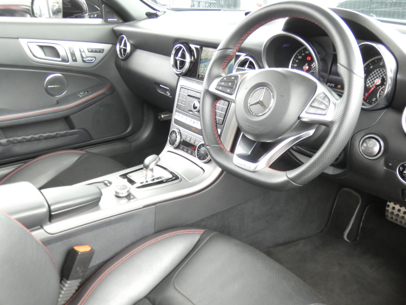 メルセデスベンツ SLCクラス SLC200 ｽﾎﾟｰﾂ ﾚｰﾀﾞｰｾｰﾌﾃｨPKG　ﾏｼﾞｯｸｽｶｲC ｽﾎﾟｰﾂｴｸﾞｿﾞｰｽﾄ ｷｰﾚｽｺﾞｰ 黒本革ｼｰﾄ/ﾋｰﾀｰ HDDﾅﾋﾞTV Bｶﾒﾗ Aｶｰﾌﾟﾚｲ ﾊﾟﾄﾞﾙｼﾌﾄ ﾀﾞｲﾅﾐｯｸｾﾚｸﾄ harman/kardon AMGｴｱﾛ&18ｲﾝﾁAW LEDﾍｯﾄﾞﾗｲﾄ/ｱﾀﾞﾌﾟﾃｨﾌﾞHB　2年保証付