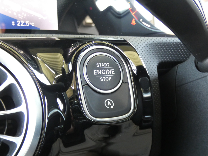 メルセデスベンツ CLAクラス CLA200d ｼｭｰﾃｨﾝｸﾞﾌﾞﾚｰｸ AMGﾗｲﾝ AMGﾚｻﾞｰｴｸｽｸﾙｰｼﾌﾞ&ｱﾄﾞﾊﾞﾝｽﾄﾞ&ﾚｰﾀﾞｰｾｰﾌﾃｨPKG　meｺﾈｸﾄ 灰黒革 ﾊﾟﾉﾗﾏSR MBUXﾅﾋﾞTV 360ｶﾒﾗ ｱﾄﾞﾊﾞﾝｽﾄﾞｻｳﾝﾄﾞ ﾍｯﾄﾞｱｯﾌﾟD 前後ﾄﾞﾗﾚｺ LEDﾗｲﾄ/ｱﾀﾞﾌﾟﾃｨﾌﾞHB　2年保証付