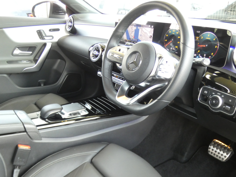 メルセデスベンツ CLAクラス CLA200d ｼｭｰﾃｨﾝｸﾞﾌﾞﾚｰｸ AMGﾗｲﾝ AMGﾚｻﾞｰｴｸｽｸﾙｰｼﾌﾞ&ｱﾄﾞﾊﾞﾝｽﾄﾞ&ﾚｰﾀﾞｰｾｰﾌﾃｨPKG　meｺﾈｸﾄ 灰黒革 ﾊﾟﾉﾗﾏSR MBUXﾅﾋﾞTV 360ｶﾒﾗ ｱﾄﾞﾊﾞﾝｽﾄﾞｻｳﾝﾄﾞ ﾍｯﾄﾞｱｯﾌﾟD 前後ﾄﾞﾗﾚｺ LEDﾗｲﾄ/ｱﾀﾞﾌﾟﾃｨﾌﾞHB　2年保証付