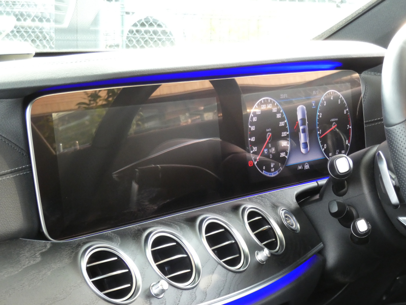 メルセデスベンツ Eクラス E200 ｱﾊﾞﾝｷﾞｬﾙﾄﾞ ｽﾎﾟｰﾂ ﾚｻﾞｰ&ﾚｰﾀﾞｰｾｰﾌﾃｨPKG　meｺﾈｸﾄ 黒ﾅｯﾊﾟﾚｻﾞｰ 全席ﾋｰﾀｰ HDDﾅﾋﾞ 地ﾃﾞｼﾞ Appleｶｰﾌﾟﾚｲ Burmester 360ｶﾒﾗ ﾍｯﾄﾞｱｯﾌﾟD ｴｱﾊﾞﾗﾝｽPKG AMGｴｱﾛ 19ｲﾝﾁｱﾙﾐ 前後ﾄﾞﾗﾚｺ　2年保証付