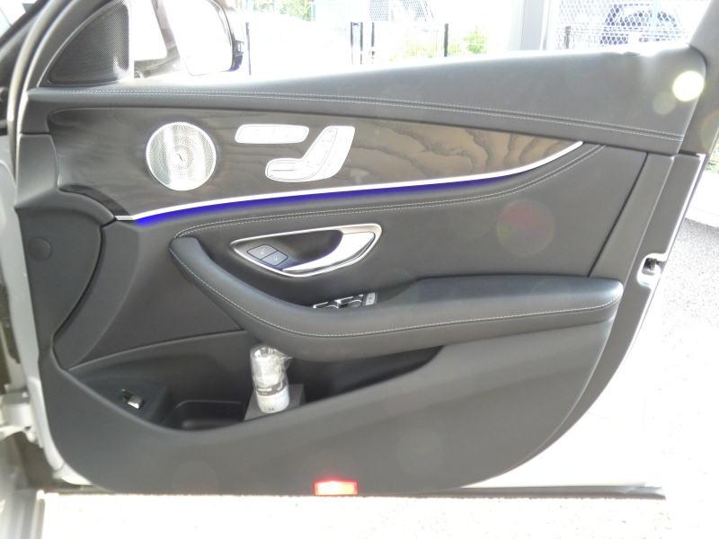 メルセデスベンツ Eクラス E200 ｱﾊﾞﾝｷﾞｬﾙﾄﾞ ｽﾎﾟｰﾂ ﾚｻﾞｰ&ﾚｰﾀﾞｰｾｰﾌﾃｨPKG　meｺﾈｸﾄ 黒ﾅｯﾊﾟﾚｻﾞｰ 全席ﾋｰﾀｰ HDDﾅﾋﾞ 地ﾃﾞｼﾞ Appleｶｰﾌﾟﾚｲ Burmester 360ｶﾒﾗ ﾍｯﾄﾞｱｯﾌﾟD ｴｱﾊﾞﾗﾝｽPKG AMGｴｱﾛ 19ｲﾝﾁｱﾙﾐ 前後ﾄﾞﾗﾚｺ　2年保証付