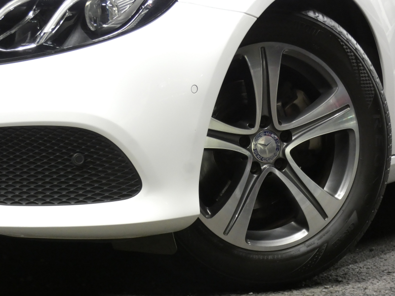 メルセデスベンツ Eクラス E200 ｱﾊﾞﾝｷﾞｬﾙﾄﾞ ﾚｻﾞｰ&ﾚｰﾀﾞｰｾｰﾌﾃｨPKG　黒本革 前後ﾋｰﾀｰ ﾅﾋﾞTV 360度ｶﾒﾗ Appleｶｰﾌﾟﾚｲ Burmester ｴｱﾊﾞﾗﾝｽPKG ﾊﾟﾌｭｰﾑｱﾄﾏｲｻﾞｰ 純正ﾄﾞﾗﾚｺ ﾀﾞｲﾅﾐｯｸｾﾚｸﾄ ｵｰﾄﾄﾗﾝｸ 純正17ｲﾝﾁAW LEDﾗｲﾄ　2年保証付