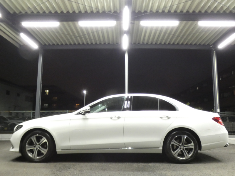 メルセデスベンツ Eクラス E200 ｱﾊﾞﾝｷﾞｬﾙﾄﾞ ﾚｻﾞｰ&ﾚｰﾀﾞｰｾｰﾌﾃｨPKG　黒本革 前後ﾋｰﾀｰ ﾅﾋﾞTV 360度ｶﾒﾗ Appleｶｰﾌﾟﾚｲ Burmester ｴｱﾊﾞﾗﾝｽPKG ﾊﾟﾌｭｰﾑｱﾄﾏｲｻﾞｰ 純正ﾄﾞﾗﾚｺ ﾀﾞｲﾅﾐｯｸｾﾚｸﾄ ｵｰﾄﾄﾗﾝｸ 純正17ｲﾝﾁAW LEDﾗｲﾄ　2年保証付