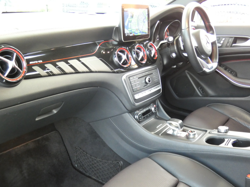 AMG GLA GLA45 4MATIC ﾚｰﾀﾞｰｾｰﾌﾃｨPKG　後期 1ｵｰﾅｰ 381ps ｷｰﾚｽｺﾞｰ 黒本革 ﾊﾟﾉﾗﾏｻﾝﾙｰﾌ ﾅﾋﾞTV Aｶｰﾌﾟﾚｲ Bｶﾒﾗ ﾀﾞｲﾅﾐｯｸｾﾚｸﾄ LEDﾍｯﾄﾞﾗｲﾄ ﾊﾟﾄﾞﾙｼﾌﾄ 前後ﾄﾞﾗﾚｺ 自動ﾘｱｹﾞｰﾄ/ﾌｯﾄOP AMGｴｱﾛ&19ｲﾝﾁAW　2年保証付