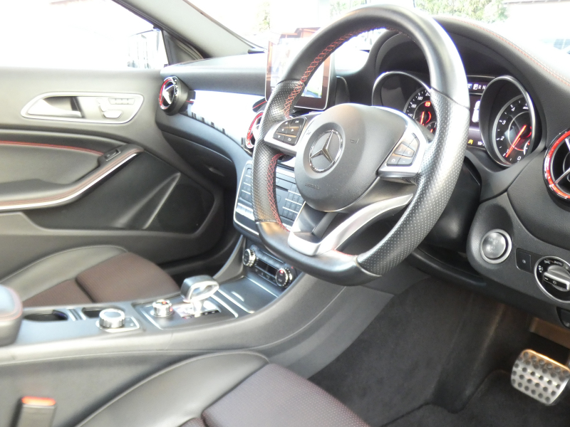 AMG GLA GLA45 4MATIC ﾚｰﾀﾞｰｾｰﾌﾃｨPKG　後期 1ｵｰﾅｰ 381ps ｷｰﾚｽｺﾞｰ 黒本革 ﾊﾟﾉﾗﾏｻﾝﾙｰﾌ ﾅﾋﾞTV Aｶｰﾌﾟﾚｲ Bｶﾒﾗ ﾀﾞｲﾅﾐｯｸｾﾚｸﾄ LEDﾍｯﾄﾞﾗｲﾄ ﾊﾟﾄﾞﾙｼﾌﾄ 前後ﾄﾞﾗﾚｺ 自動ﾘｱｹﾞｰﾄ/ﾌｯﾄOP AMGｴｱﾛ&19ｲﾝﾁAW　2年保証付