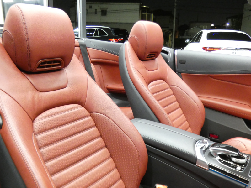 メルセデスベンツ Cクラス C180 ｶﾌﾞﾘｵﾚ ﾚｻﾞｰｴｸｽｸﾙｰｼﾌﾞ&ﾚｰﾀﾞｰｾｰﾌﾃｨPKG　9速AT meｺﾈｸﾄ AMGｴｱﾛ&19ｲﾝﾁｱﾙﾐ 赤革 赤幌 HDDﾅﾋﾞ 地ﾃﾞｼﾞ Bｶﾒﾗ Bluetoothｵｰﾃﾞｨｵ ﾄﾞﾗﾚｺ LEDﾍｯﾄﾞﾗｲﾄ ｴｱﾊﾞﾗﾝｽPKG ﾍｯﾄﾞｱｯﾌﾟD　2年保証付