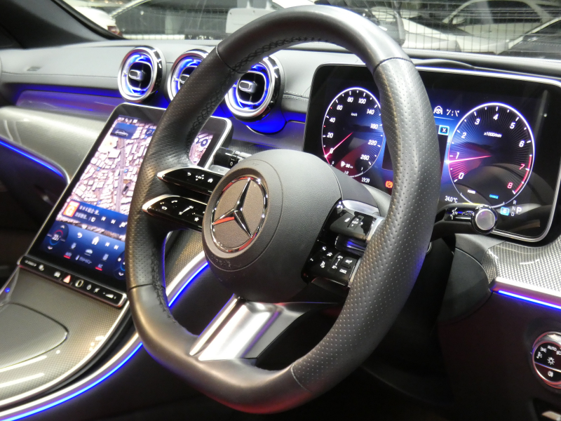 メルセデスベンツ Cクラス C200 ｽﾃｰｼｮﾝﾜｺﾞﾝ AVG AMGﾗｲﾝ&ﾚｻﾞｰｴｸｽｸﾙｰｼﾌﾞ&ﾍﾞｰｼｯｸPKG　ISG搭載 AMGｴｱﾛ&18AW 赤黒革ｼｰﾄ ﾊﾟﾉﾗﾏSR MBUXﾅﾋﾞ 地ﾃﾞｼﾞ 360ｶﾒﾗ Appleｶｰﾌﾟﾚｲ ﾍｯﾄﾞｱｯﾌﾟD ﾃﾞｼﾞﾀﾙｺｯｸﾋﾟｯﾄD 自動ﾘｱｹﾞｰﾄ DIGITALﾗｲﾄ　新車保証継承可能