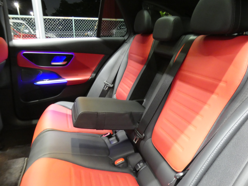 メルセデスベンツ Cクラス C200 ｽﾃｰｼｮﾝﾜｺﾞﾝ AVG AMGﾗｲﾝ&ﾚｻﾞｰｴｸｽｸﾙｰｼﾌﾞ&ﾍﾞｰｼｯｸPKG　ISG搭載 AMGｴｱﾛ&18AW 赤黒革ｼｰﾄ ﾊﾟﾉﾗﾏSR MBUXﾅﾋﾞ 地ﾃﾞｼﾞ 360ｶﾒﾗ Appleｶｰﾌﾟﾚｲ ﾍｯﾄﾞｱｯﾌﾟD ﾃﾞｼﾞﾀﾙｺｯｸﾋﾟｯﾄD 自動ﾘｱｹﾞｰﾄ DIGITALﾗｲﾄ　新車保証継承可能