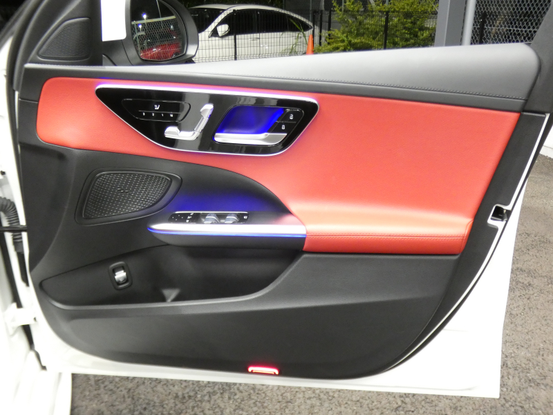 メルセデスベンツ Cクラス C200 ｽﾃｰｼｮﾝﾜｺﾞﾝ AVG AMGﾗｲﾝ&ﾚｻﾞｰｴｸｽｸﾙｰｼﾌﾞ&ﾍﾞｰｼｯｸPKG　ISG搭載 AMGｴｱﾛ&18AW 赤黒革ｼｰﾄ ﾊﾟﾉﾗﾏSR MBUXﾅﾋﾞ 地ﾃﾞｼﾞ 360ｶﾒﾗ Appleｶｰﾌﾟﾚｲ ﾍｯﾄﾞｱｯﾌﾟD ﾃﾞｼﾞﾀﾙｺｯｸﾋﾟｯﾄD 自動ﾘｱｹﾞｰﾄ DIGITALﾗｲﾄ　新車保証継承可能