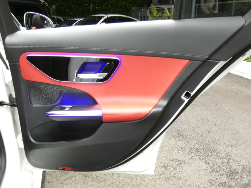 メルセデスベンツ Cクラス C200 ｽﾃｰｼｮﾝﾜｺﾞﾝ AVG AMGﾗｲﾝ&ﾚｻﾞｰｴｸｽｸﾙｰｼﾌﾞ&ﾍﾞｰｼｯｸPKG　ISG搭載 AMGｴｱﾛ&18AW 赤黒革ｼｰﾄ ﾊﾟﾉﾗﾏSR MBUXﾅﾋﾞ 地ﾃﾞｼﾞ 360ｶﾒﾗ Appleｶｰﾌﾟﾚｲ ﾍｯﾄﾞｱｯﾌﾟD ﾃﾞｼﾞﾀﾙｺｯｸﾋﾟｯﾄD 自動ﾘｱｹﾞｰﾄ DIGITALﾗｲﾄ　新車保証継承可能